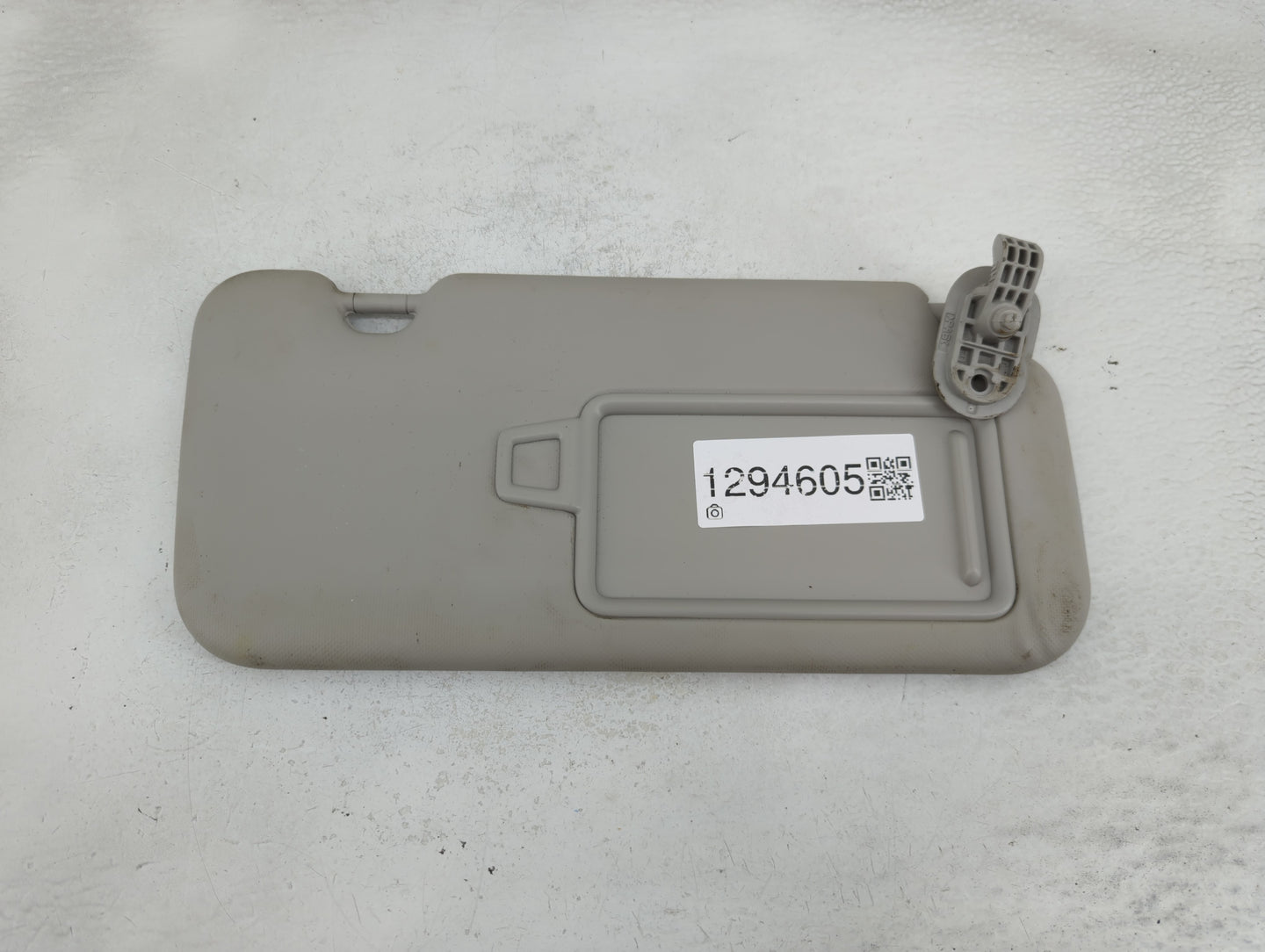 2020 Hyundai Venue Sun Visor Shade Replacement Passenger Right Mirror Fits OEM Used Auto Parts - Oemusedautoparts1.com