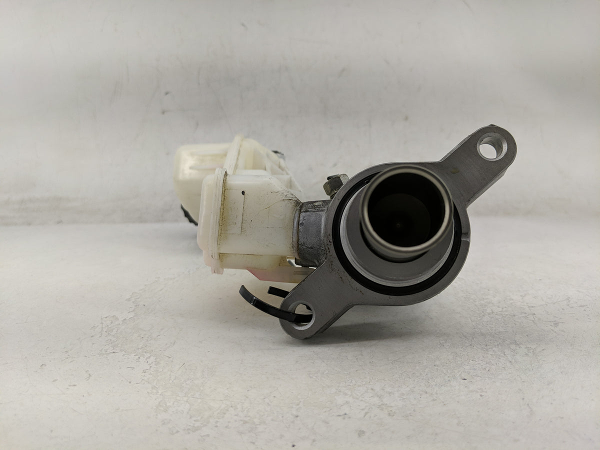 2019-2020 Infiniti Qx50 Brake Master Cylinder 1312511 - Oemusedautoparts1.com
