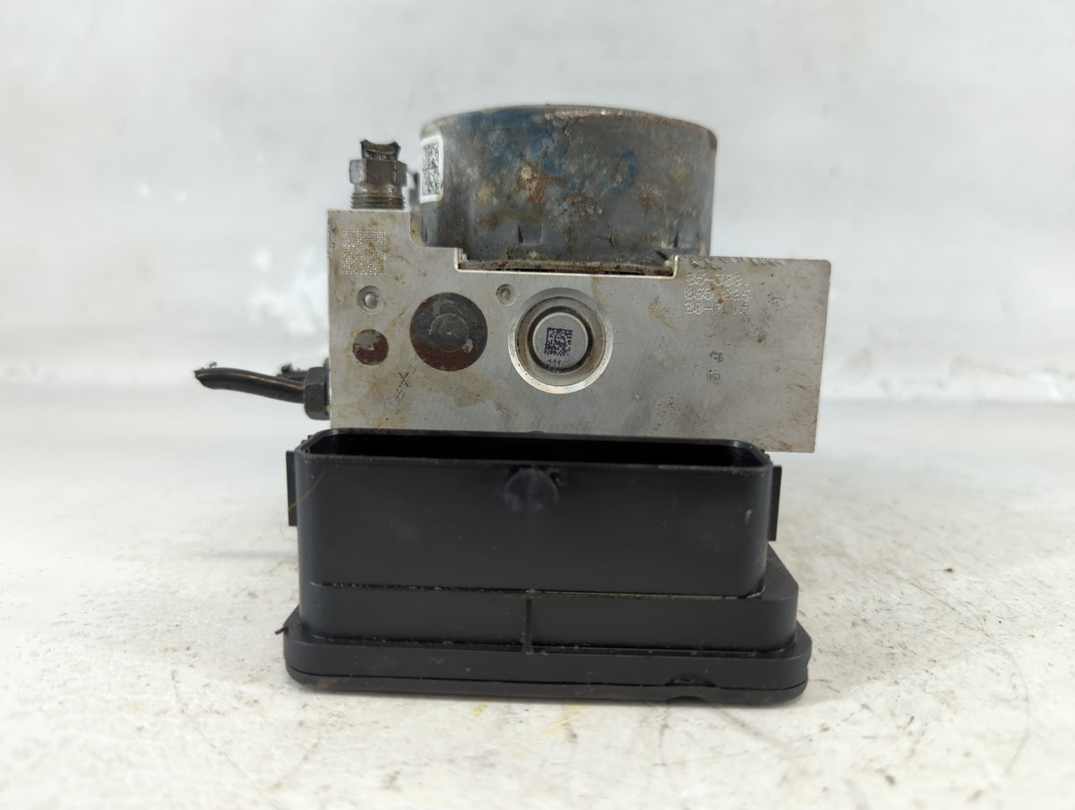 2024 Jeep Compass Anti-Lock Brake ABS Pump Module Actuator OEM P/N:6829608AB Fits OEM Used Auto Parts - Oemusedautoparts1.co