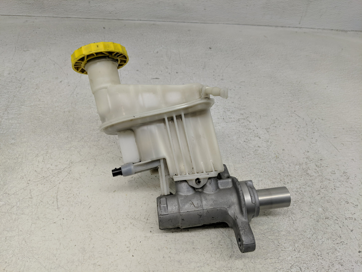 2024 Jeep Compass Brake Master Cylinder - Oemusedautoparts1.com