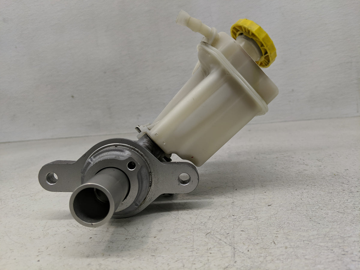 2024 Jeep Compass Brake Master Cylinder - Oemusedautoparts1.com