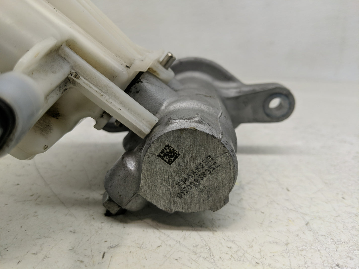 2024 Jeep Compass Brake Master Cylinder - Oemusedautoparts1.com
