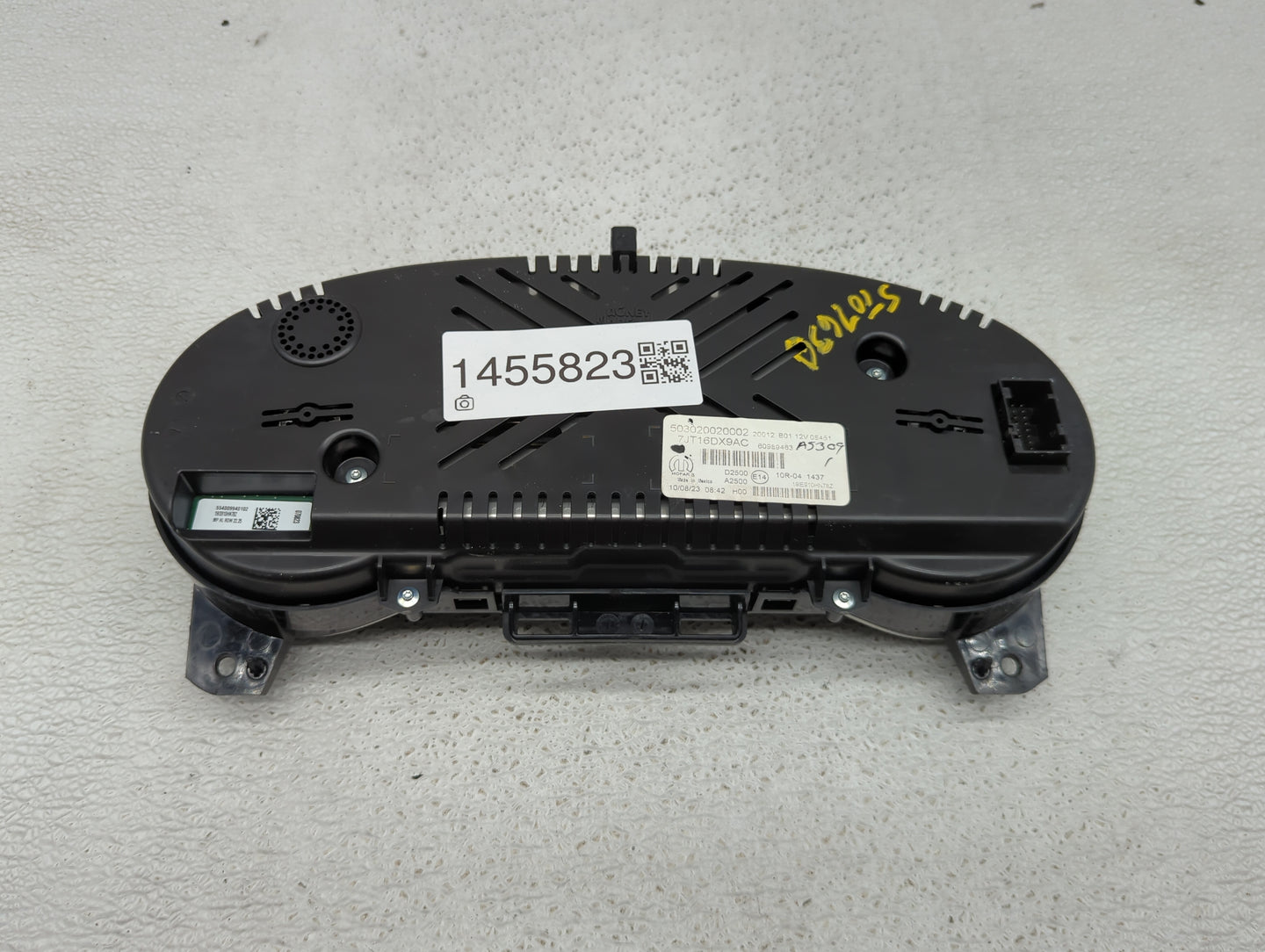 2024 Jeep Compass Instrument Cluster Speedometer Gauges P/N:503020020002 7JT16DX9AC, 60989463 Miles: Fits OEM Used Auto Part