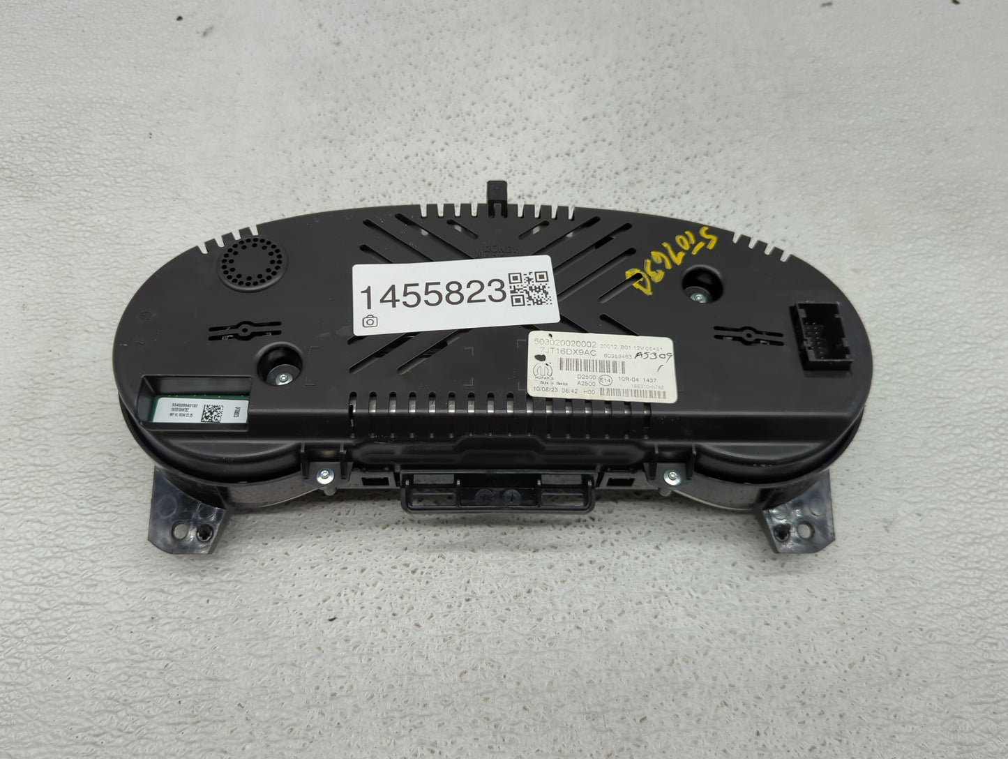 2024 Jeep Compass Instrument Cluster Speedometer Gauges P/N:503020020002 7JT16DX9AC, 60989463 Miles: Fits OEM Used Auto Part