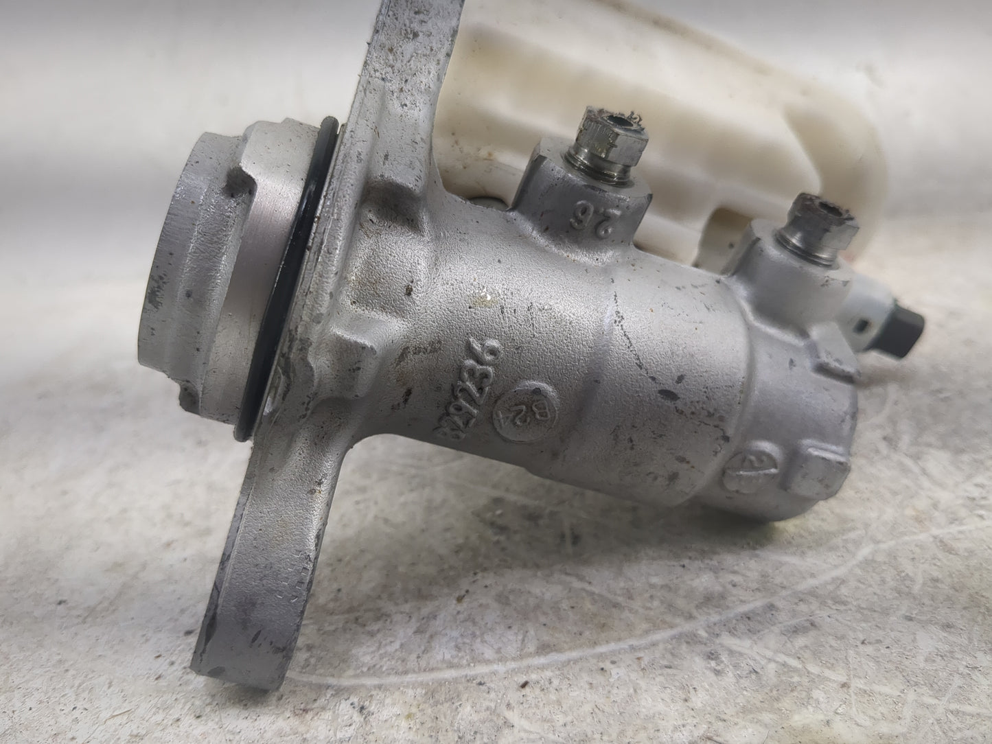 2024 Jeep Compass Brake Master Cylinder 1496766 - Oemusedautoparts1.com