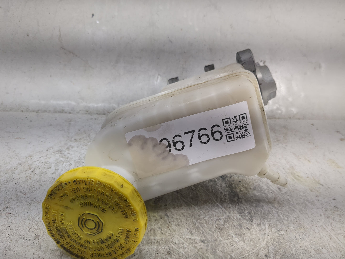2024 Jeep Compass Brake Master Cylinder 1496766 - Oemusedautoparts1.com