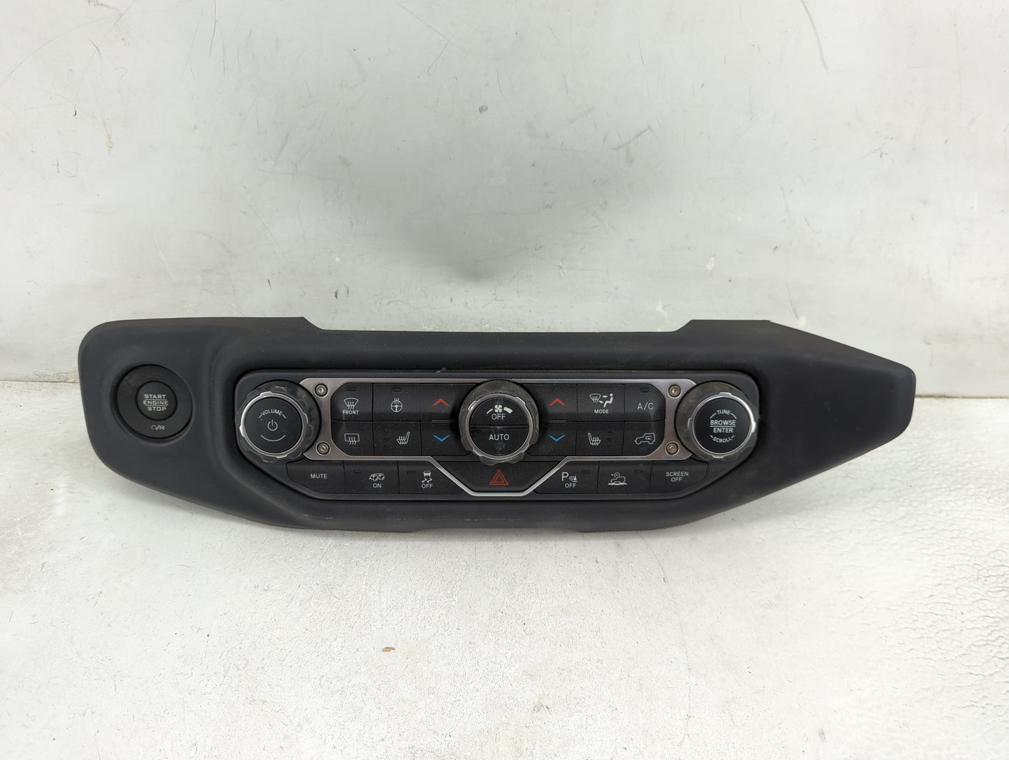 2021 Jeep Gladiator Climate Control Module Temperature AC/Heater Replacement P/N:P7BJ22DX9AA Fits Fits 2022 OEM Used Auto Pa