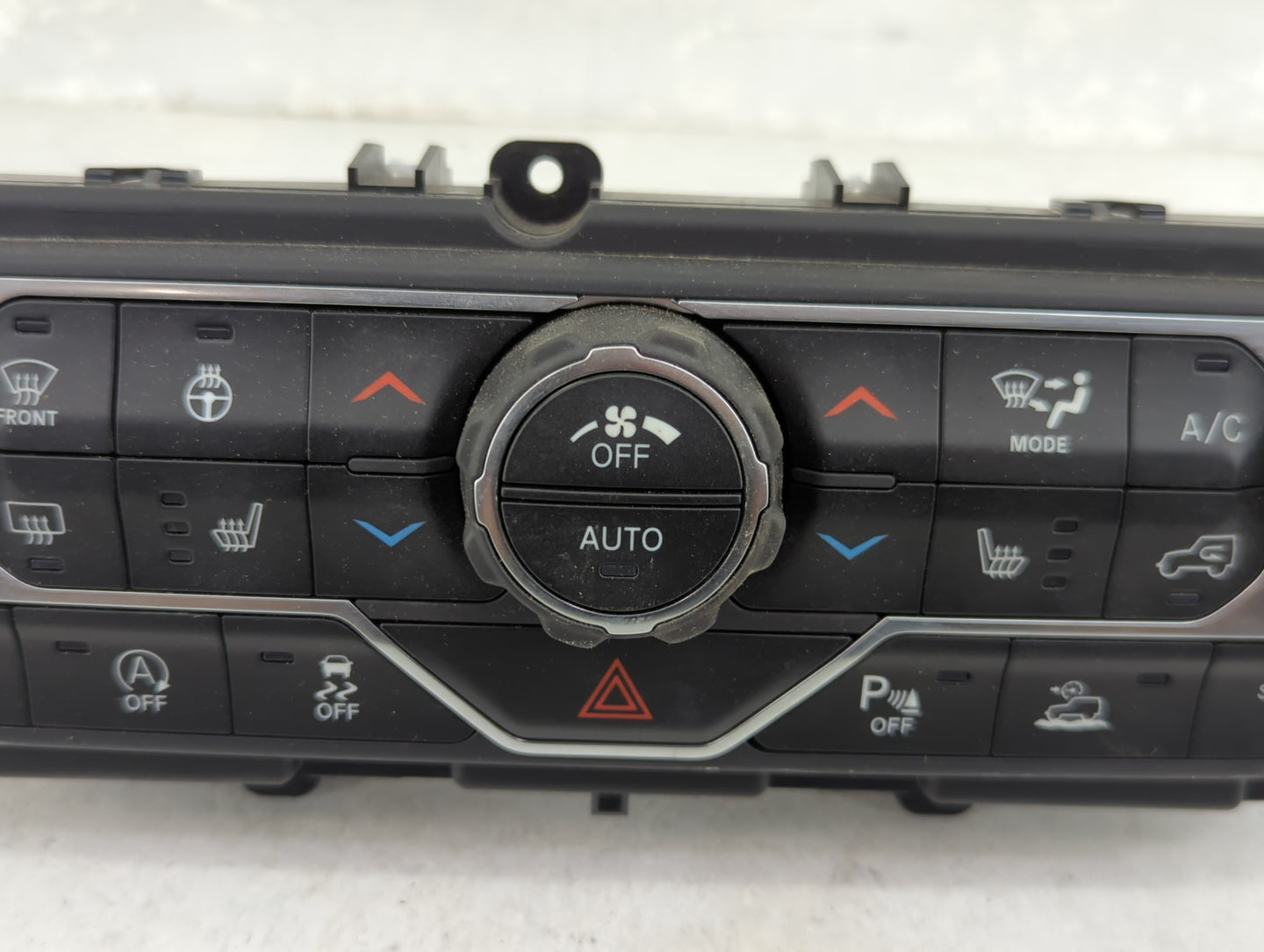 2021 Jeep Gladiator Climate Control Module Temperature AC/Heater Replacement P/N:P7BU53DX9AA Fits Fits 2022 OEM Used Auto Pa