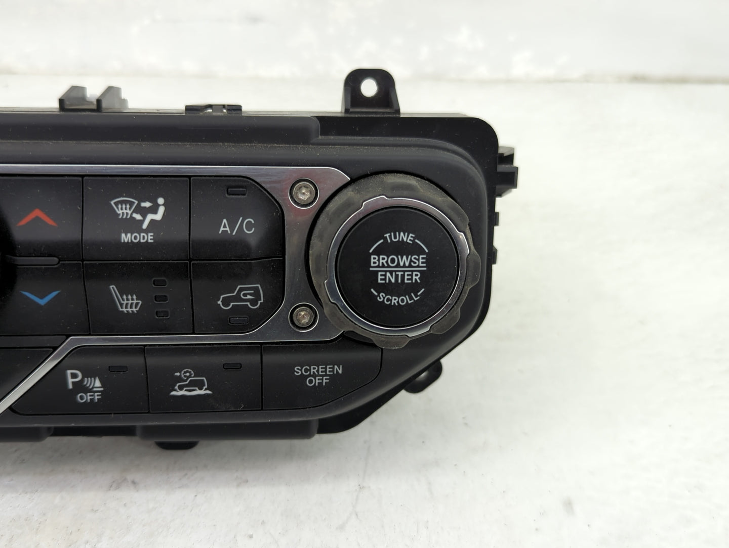 2021 Jeep Gladiator Climate Control Module Temperature AC/Heater Replacement P/N:P7BU53DX9AA Fits Fits 2022 OEM Used Auto Pa