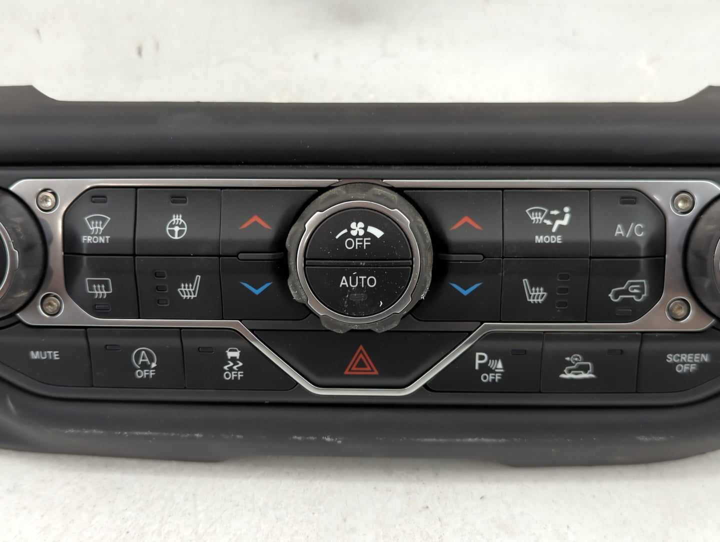 2021 Jeep Gladiator Climate Control Module Temperature AC/Heater Replacement P/N:P7BU53DX9AA Fits Fits 2022 OEM Used Auto Pa