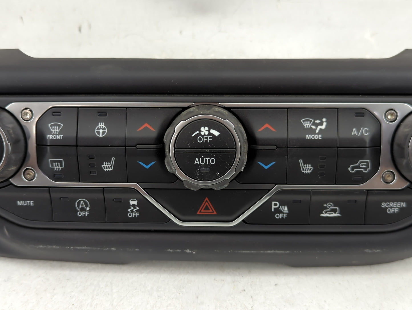 2021 Jeep Gladiator Climate Control Module Temperature AC/Heater Replacement P/N:P7BU53DX9AA Fits Fits 2022 OEM Used Auto Pa