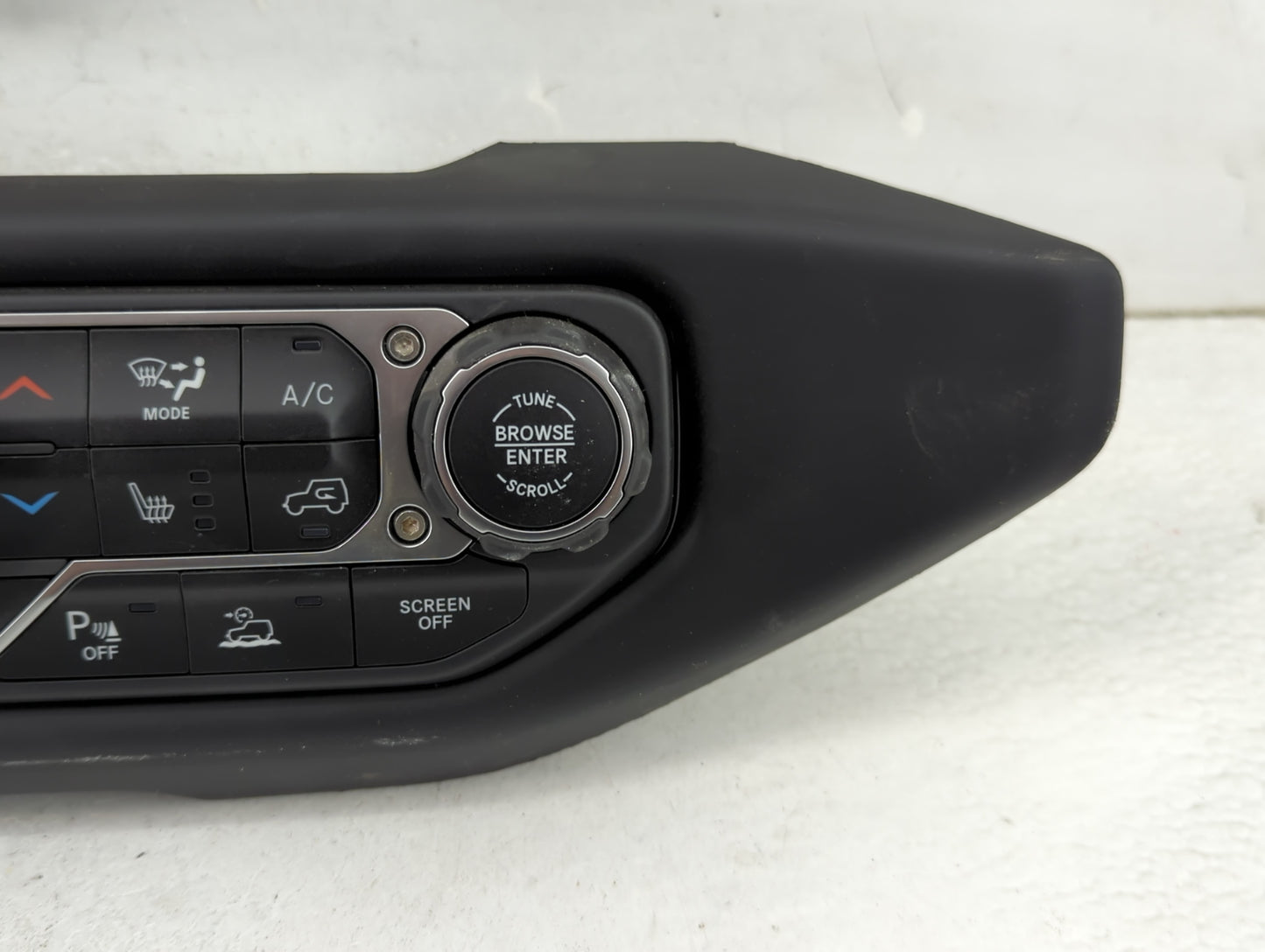2021 Jeep Gladiator Climate Control Module Temperature AC/Heater Replacement P/N:P7BU53DX9AA Fits Fits 2022 OEM Used Auto Pa