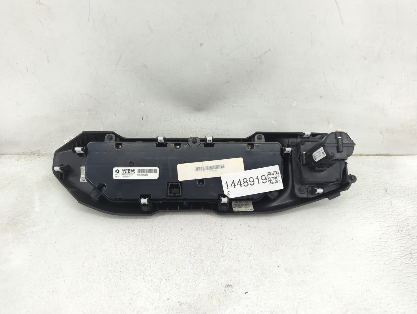 2021 Jeep Gladiator Climate Control Module Temperature AC/Heater Replacement P/N:P7BU53DX9AA Fits Fits 2022 OEM Used Auto Pa