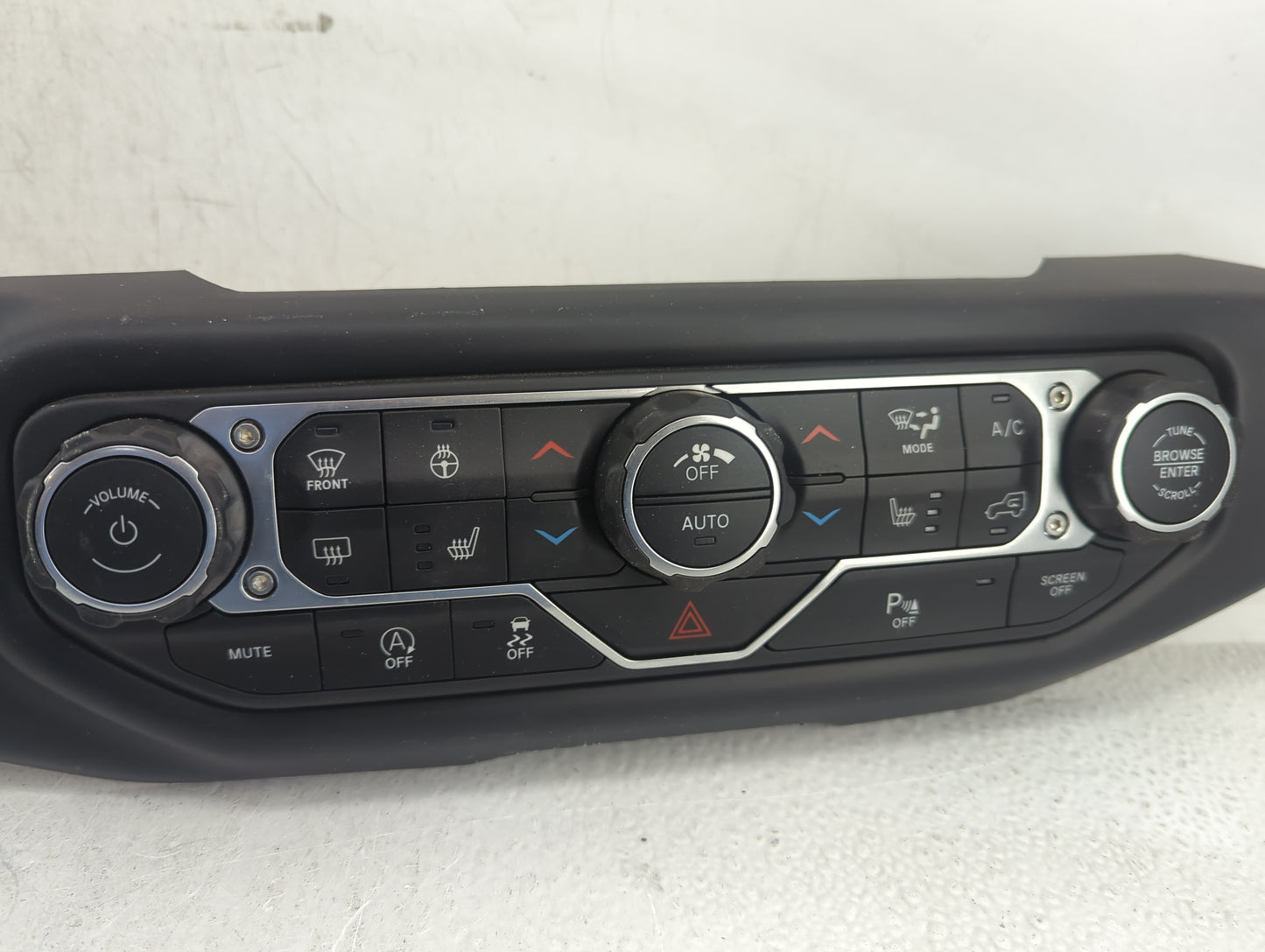 2021 Jeep Gladiator Climate Control Module Temperature AC/Heater Replacement P/N:P7BU49DX9AB Fits Fits 2022 OEM Used Auto Pa