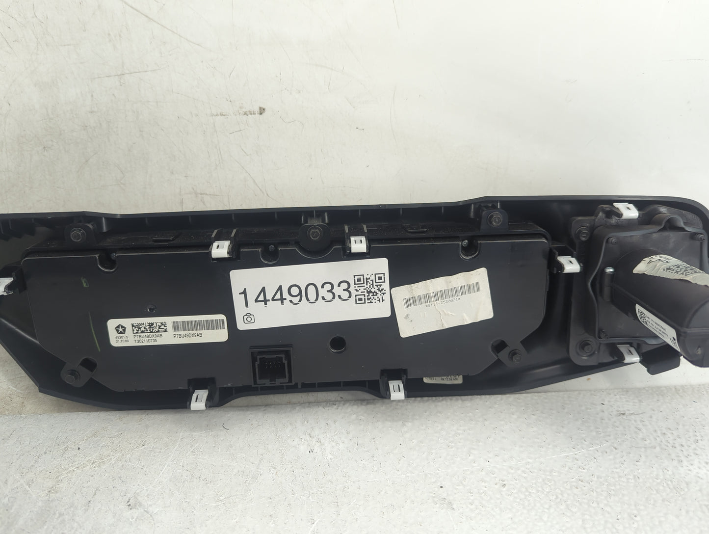 2021 Jeep Gladiator Climate Control Module Temperature AC/Heater Replacement P/N:P7BU49DX9AB Fits Fits 2022 OEM Used Auto Pa