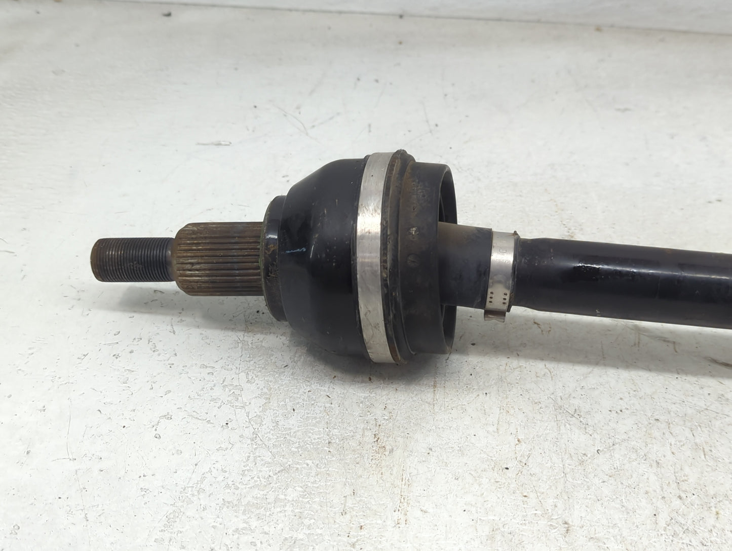 2021-2022 Jeep Grand Cherokee Axle Shaft Rear Passenger Cv C/v - Oemusedautoparts1.com