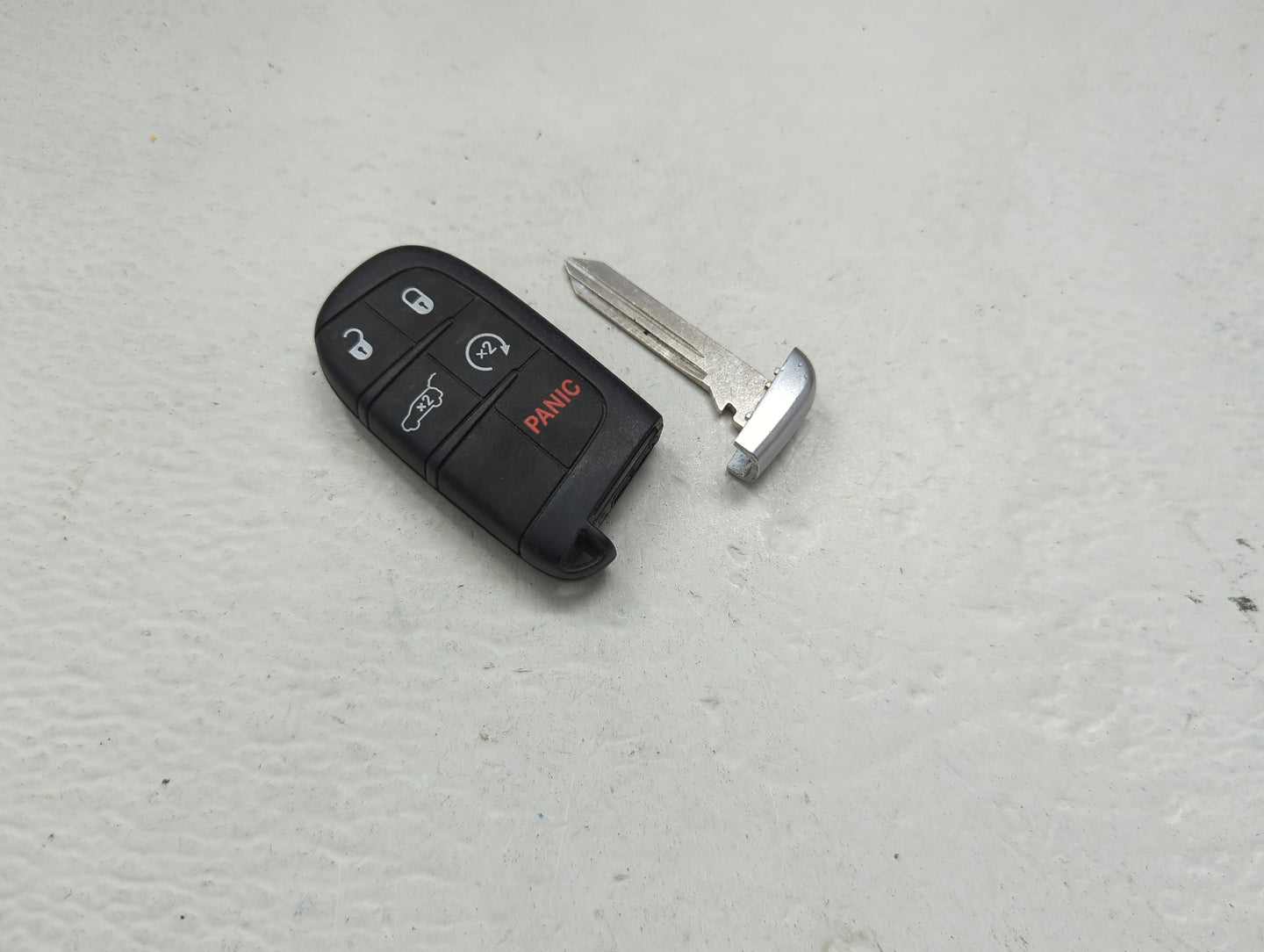 Jeep Grand Cherokee Keyless Entry Remote Fob M3N-40821302 5 buttons - Oemusedautoparts1.com