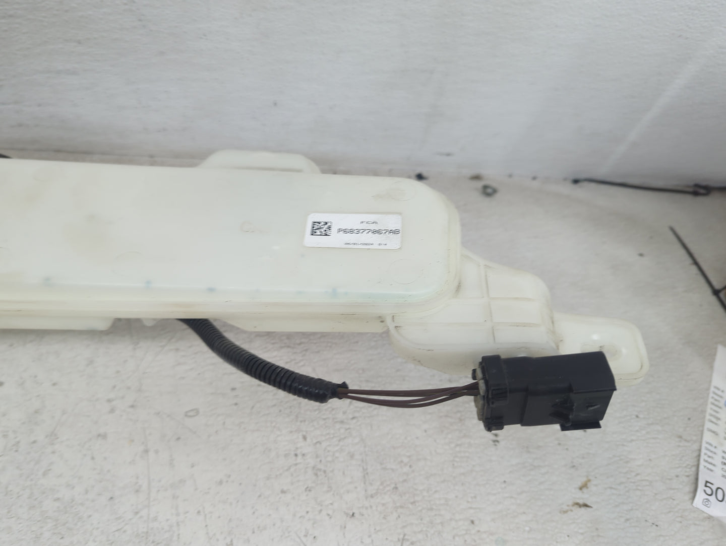 2021 Jeep Grand Cherokee Windshield Washer Fluid Reservoir Bottle Oem 1473685 - Oemusedautoparts1.com