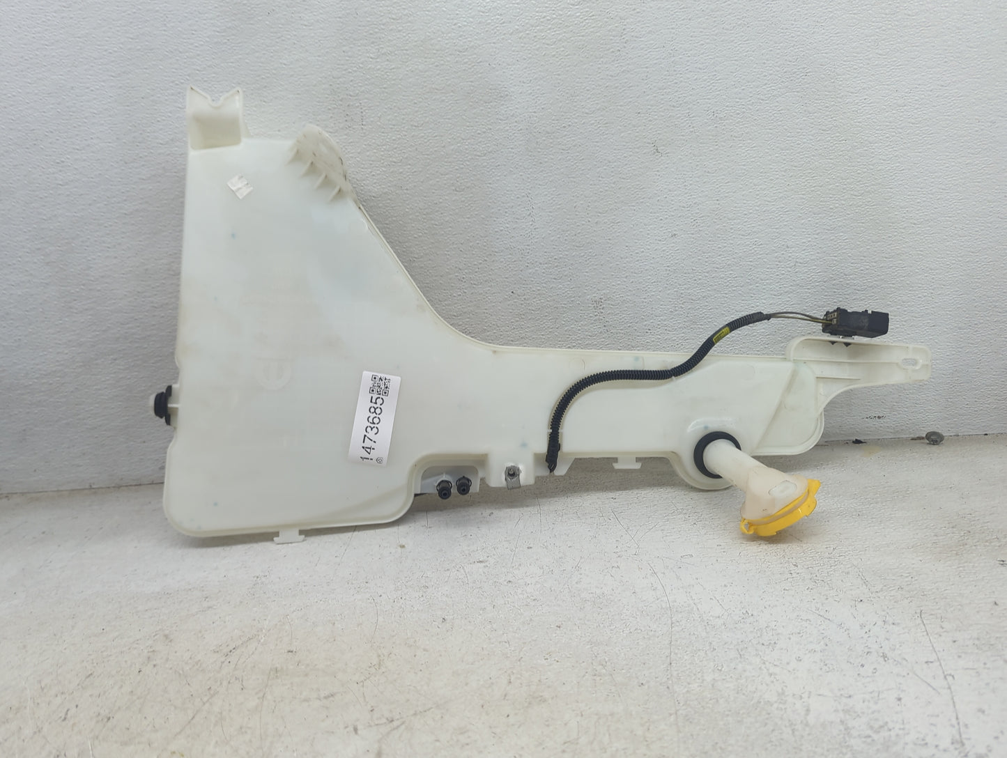 2021 Jeep Grand Cherokee Windshield Washer Fluid Reservoir Bottle Oem 1473685 - Oemusedautoparts1.com