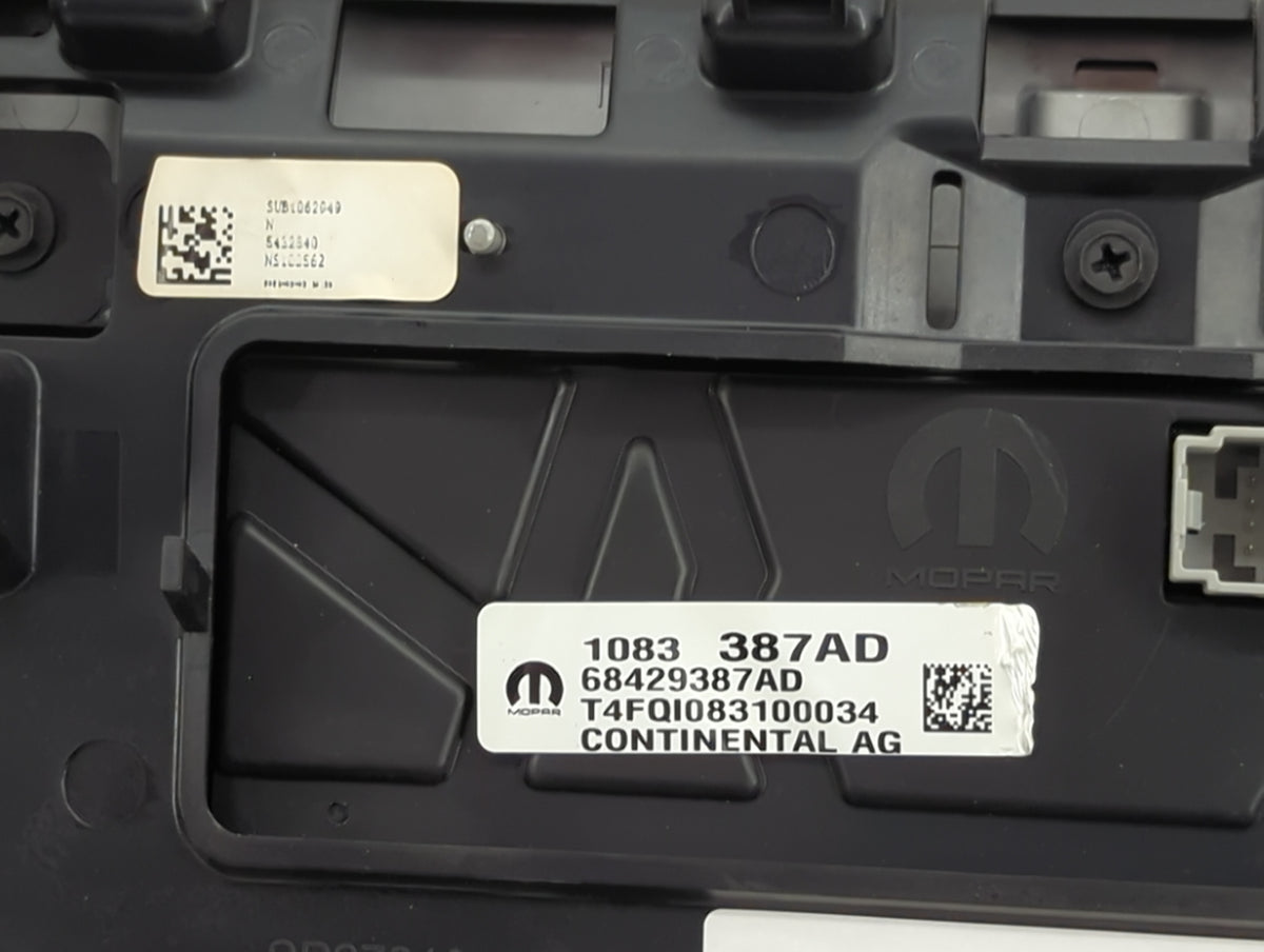 2024 Jeep Wagoneer Information Radio Display Screen 1449356 - Oemusedautoparts1.com
