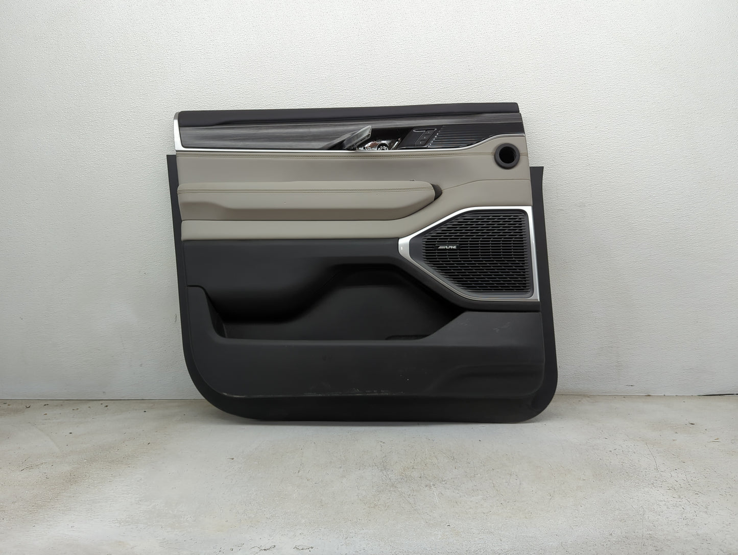 2024 Jeep Wagoneer Front Left Driver Interior Door Panel Trim - Oemusedautoparts1.com