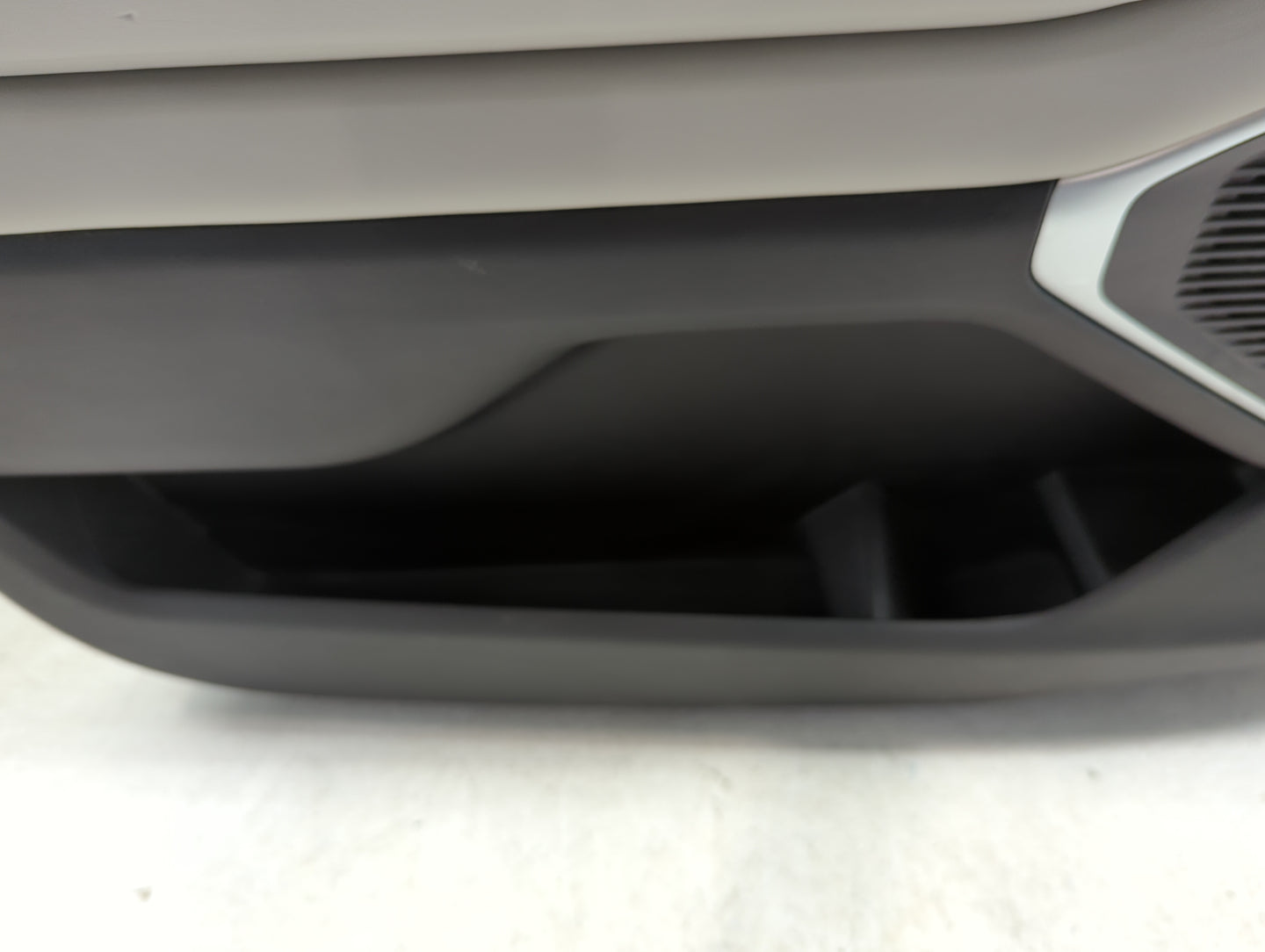 2024 Jeep Wagoneer Front Left Driver Interior Door Panel Trim - Oemusedautoparts1.com