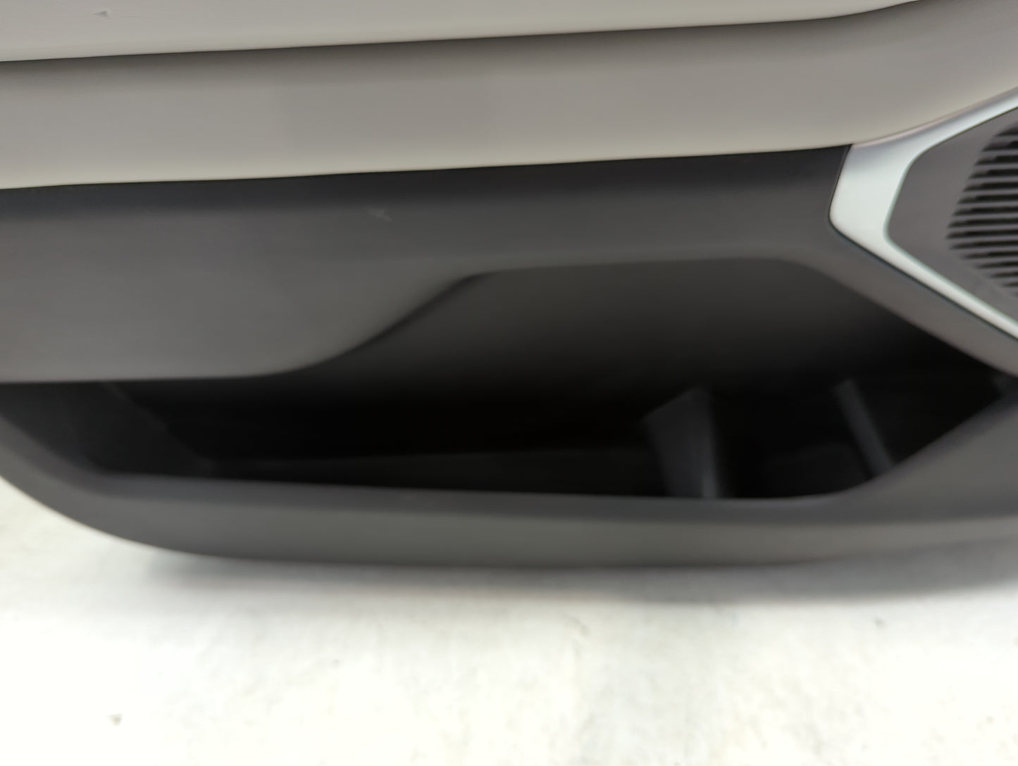 2024 Jeep Wagoneer Front Left Driver Interior Door Panel Trim - Oemusedautoparts1.com