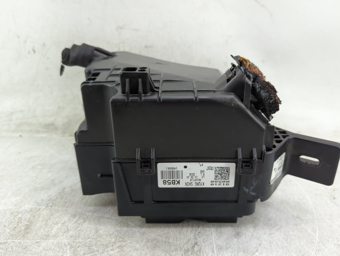 2024 Kia Carnival Fusebox Fuse Box Panel Relay Module P/N:91210-R0580 N624P11B, 39160-37110, 18980-09450, 18980-09400 Fits O