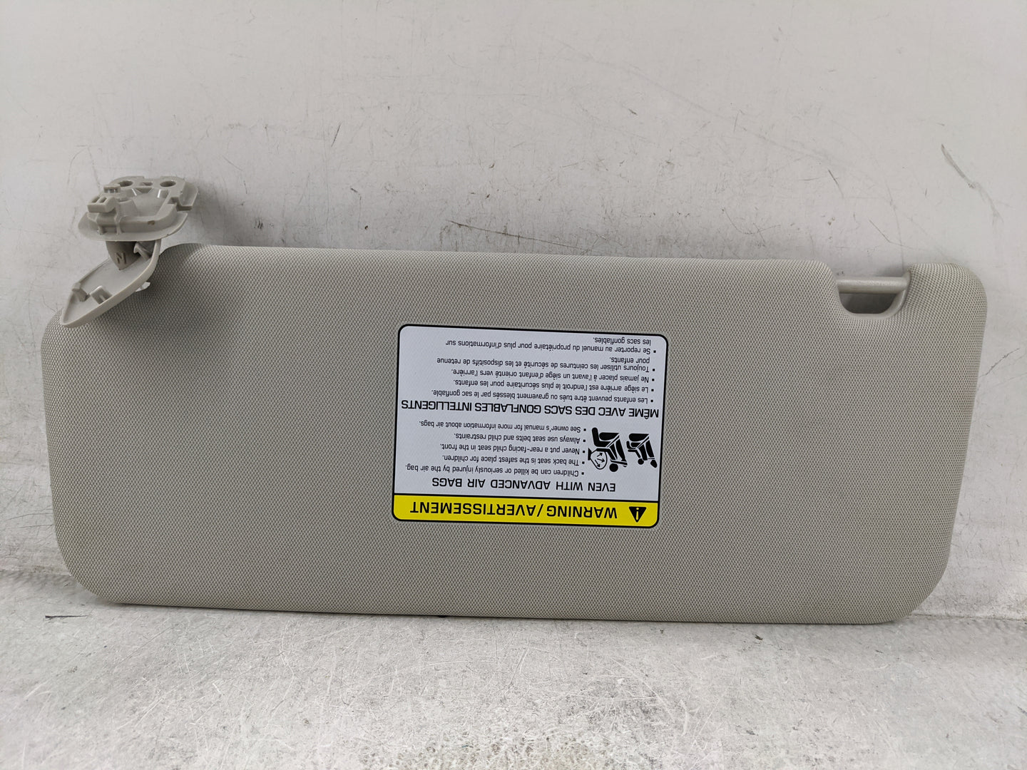 2024 Kia Carnival Sun Visor Shade Replacement Passenger Right Mirror Fits OEM Used Auto Parts - Oemusedautoparts1.com