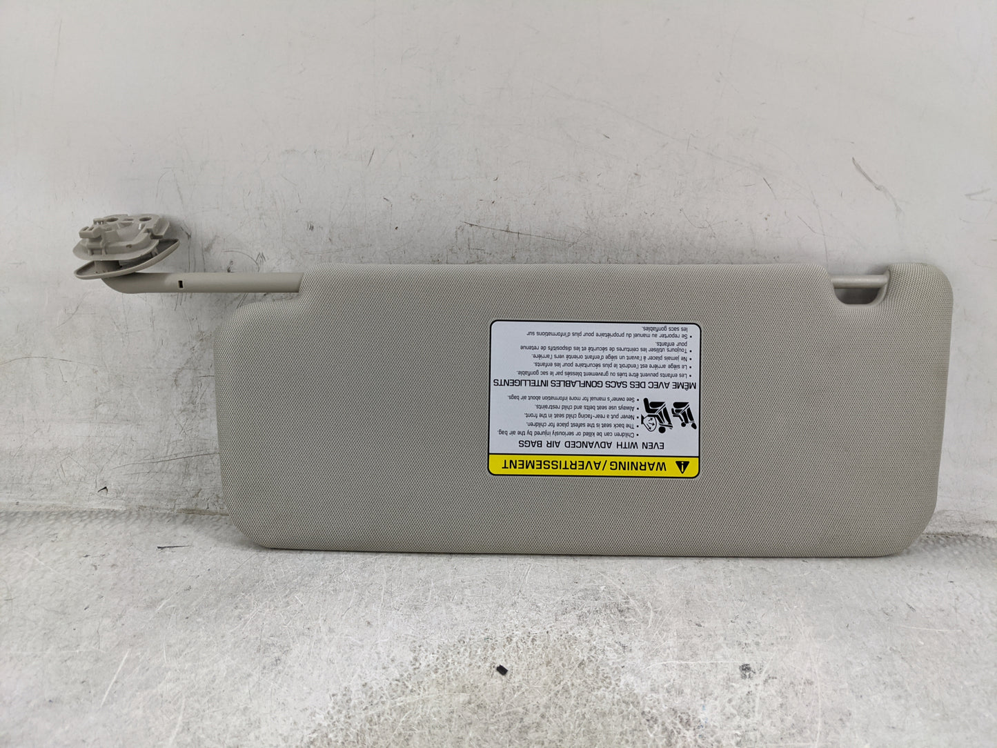 2024 Kia Carnival Sun Visor Shade Replacement Passenger Right Mirror Fits OEM Used Auto Parts - Oemusedautoparts1.com