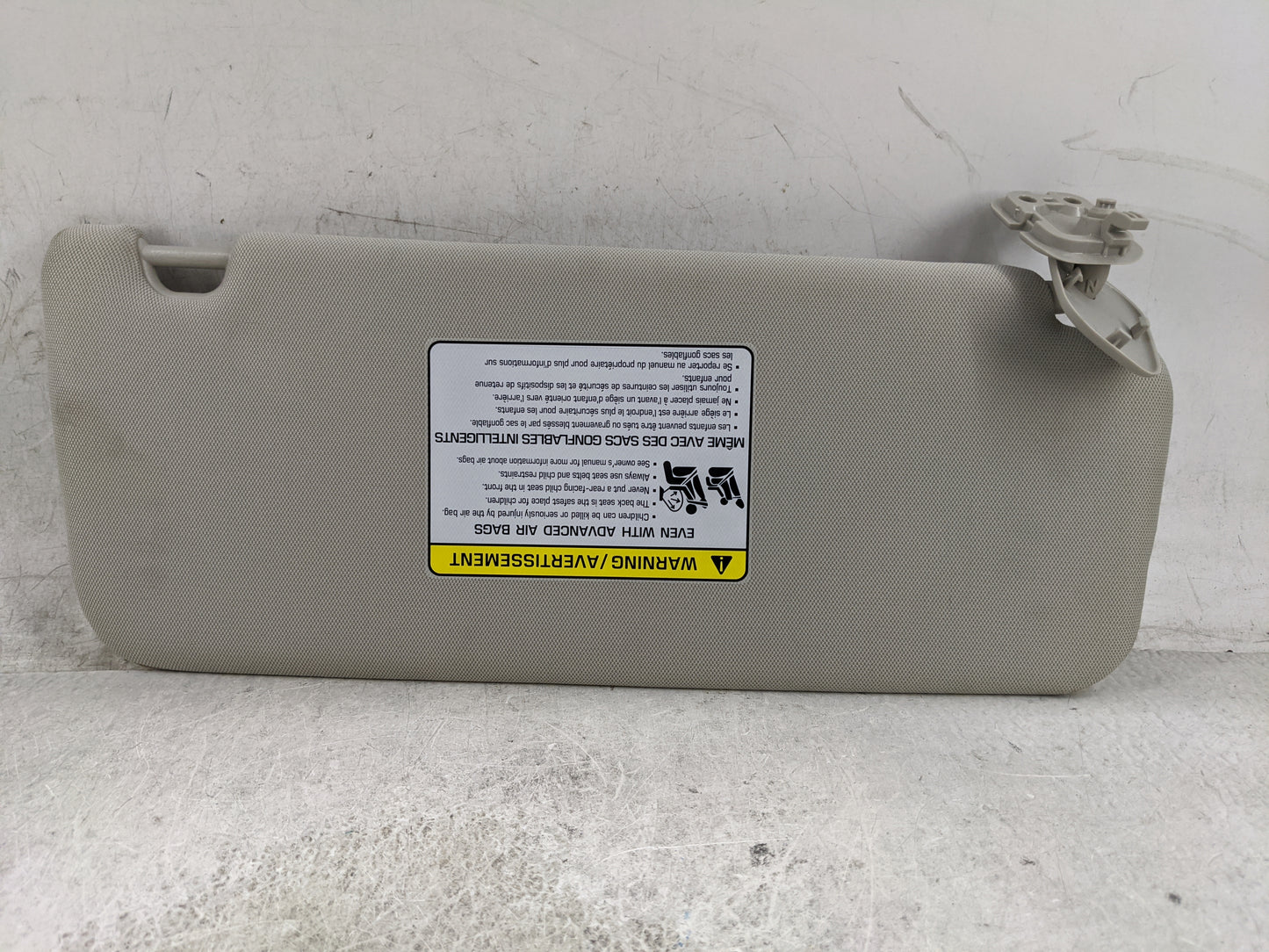 2024 Kia Carnival Sun Visor Shade Replacement Driver Left Mirror Fits OEM Used Auto Parts - Oemusedautoparts1.com