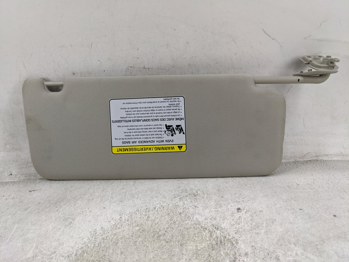 2024 Kia Carnival Sun Visor Shade Replacement Driver Left Mirror Fits OEM Used Auto Parts - Oemusedautoparts1.com