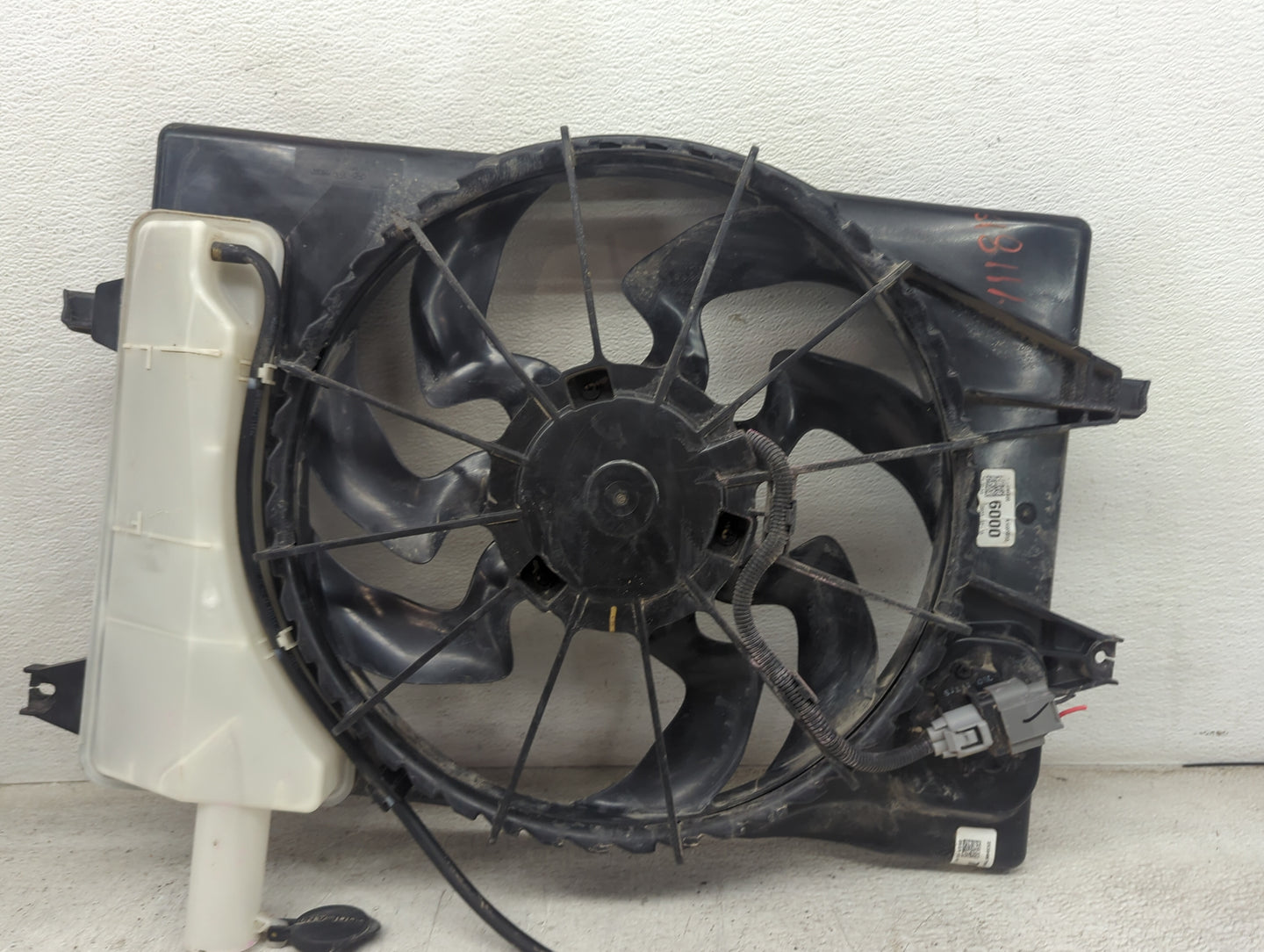 2019-2022 Kia Forte Electric Radiator Cooling Fan Motor Assembly P/N:25380-M6600 1486177 Fits Fits 2019 2020 2021 2022 OEM U