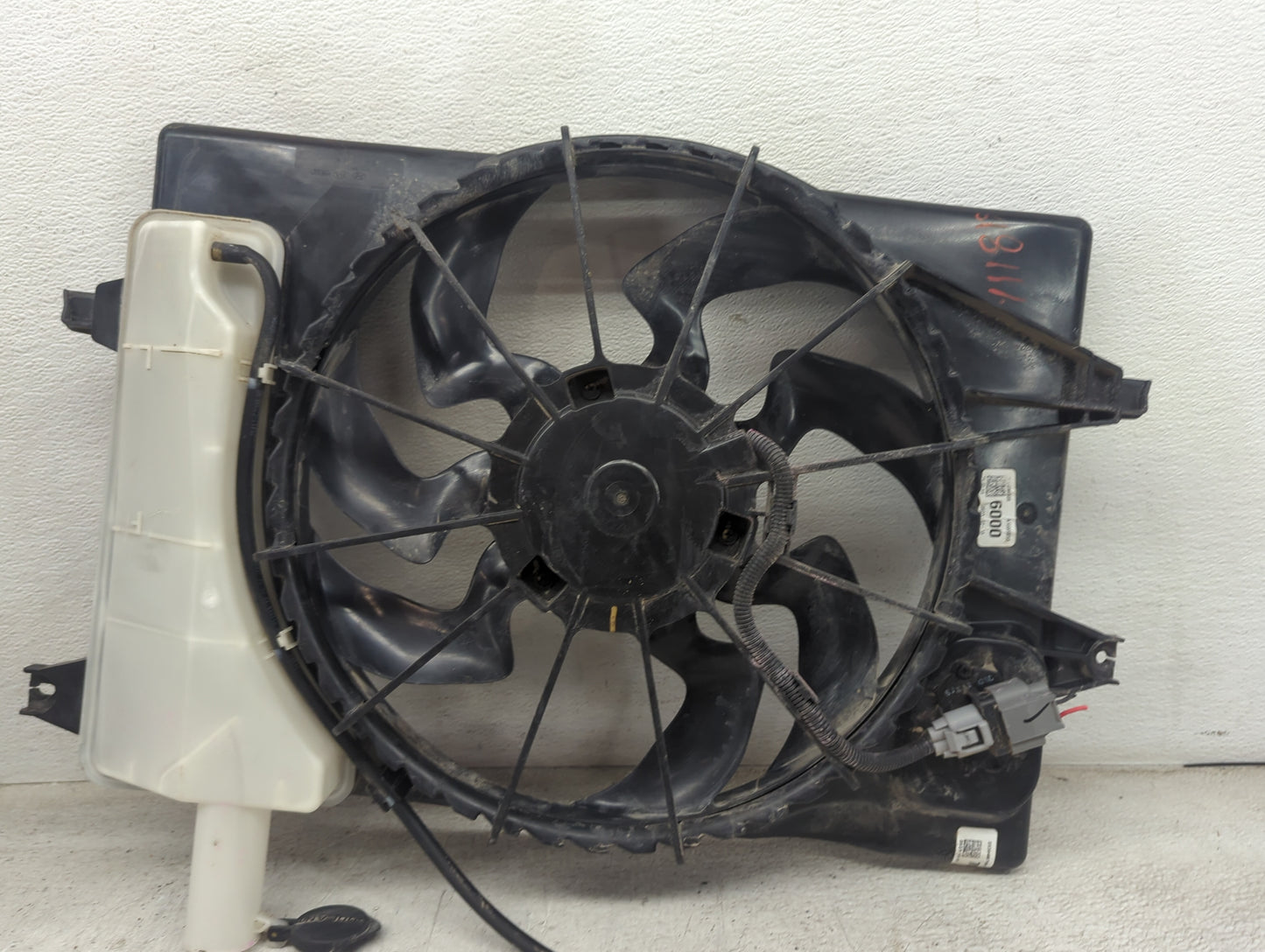 2019-2022 Kia Forte Electric Radiator Cooling Fan Motor Assembly P/N:25380-M6600 1486177 Fits Fits 2019 2020 2021 2022 OEM U