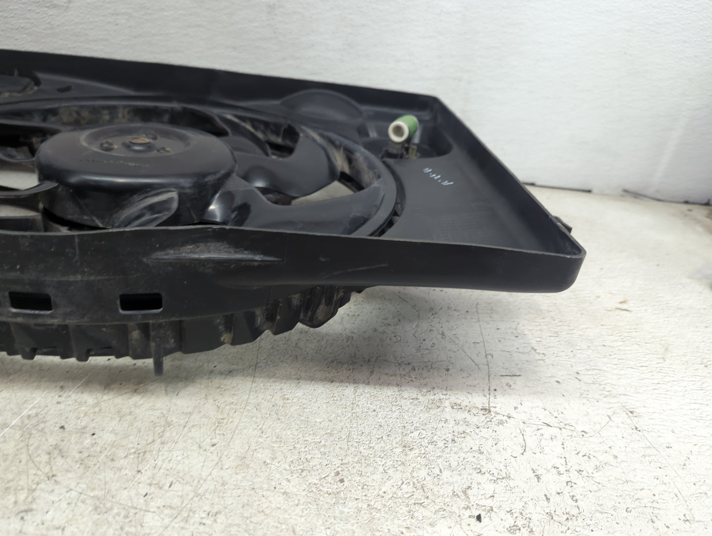 2019-2022 Kia Forte Electric Radiator Cooling Fan Motor Assembly P/N:25380-M6600 1486177 Fits Fits 2019 2020 2021 2022 OEM U