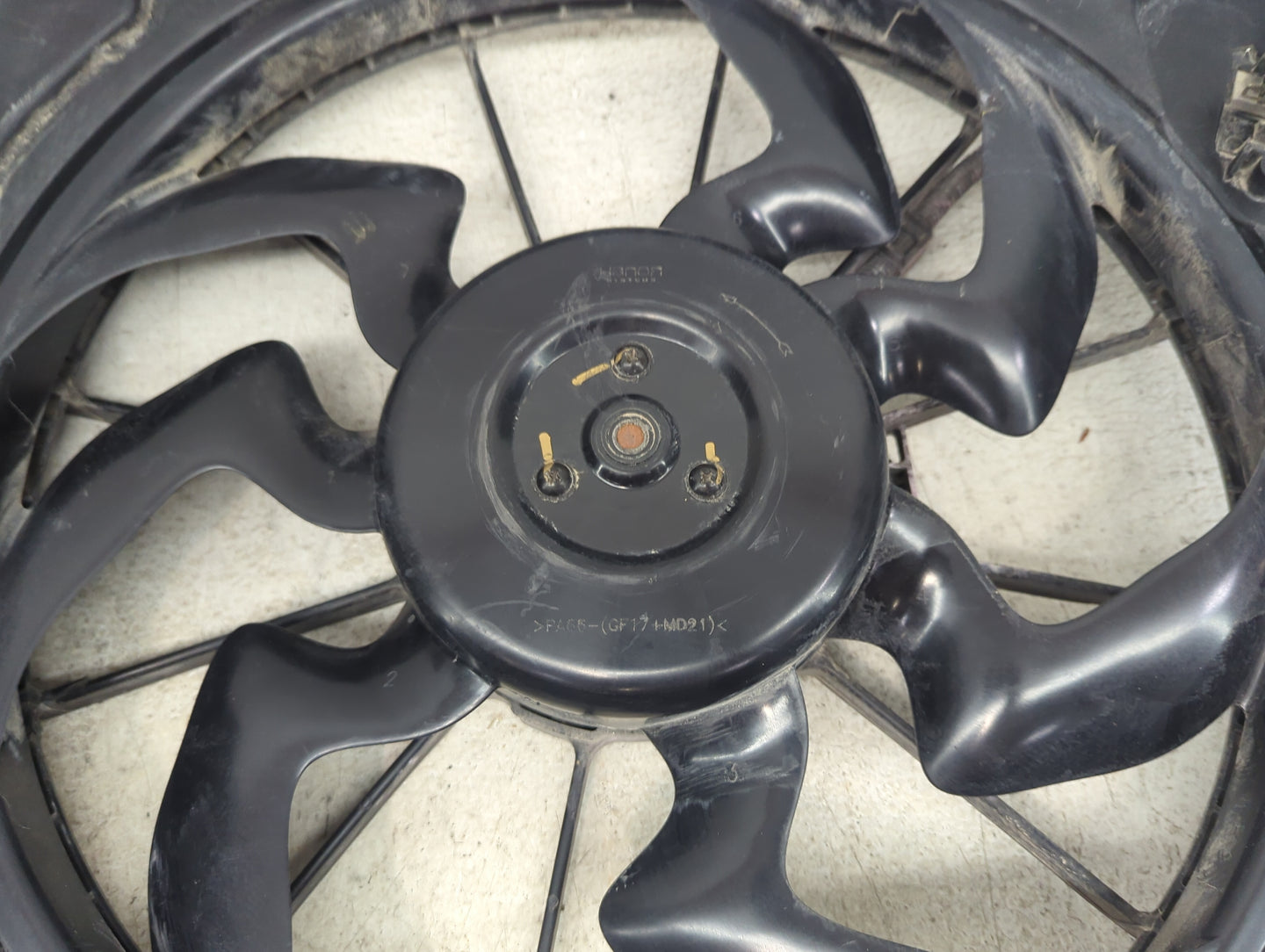 2019-2022 Kia Forte Electric Radiator Cooling Fan Motor Assembly P/N:25380-M6600 1486177 Fits Fits 2019 2020 2021 2022 OEM U