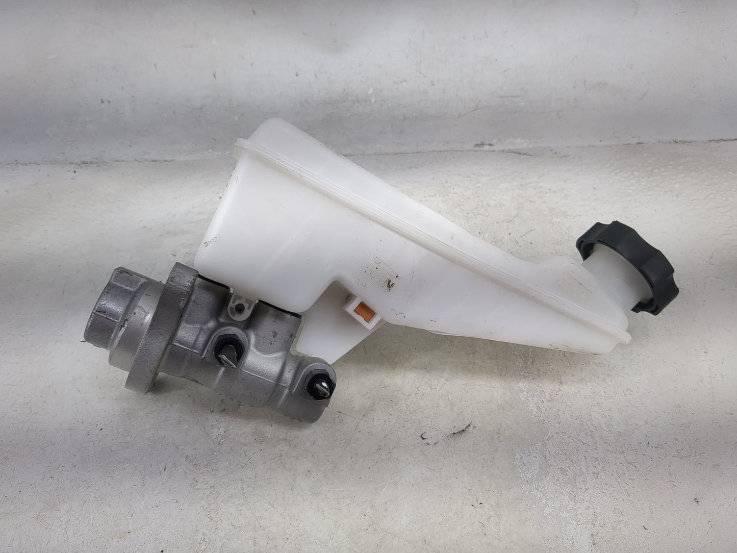 2019-2022 Kia Forte Brake Master Cylinder 1491975 - Oemusedautoparts1.com
