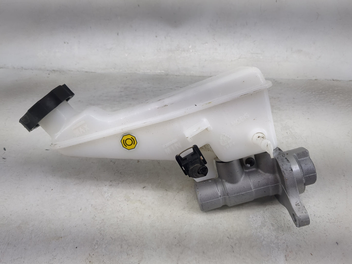 2019-2022 Kia Forte Brake Master Cylinder 1491975 - Oemusedautoparts1.com