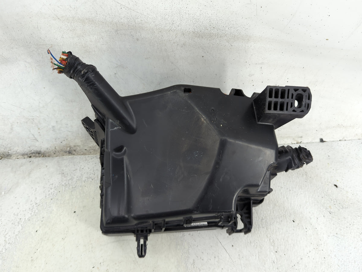 2022 Kia Forte Fusebox Fuse Box Panel Relay Module P/N:91435-M7220-13 91435-M7220 Fits OEM Used Auto Parts - Oemusedautopart