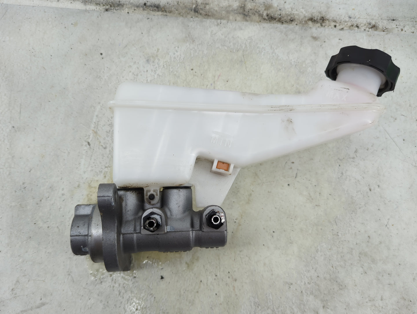 2019-2022 Kia Forte Brake Master Cylinder 1492416 - Oemusedautoparts1.com