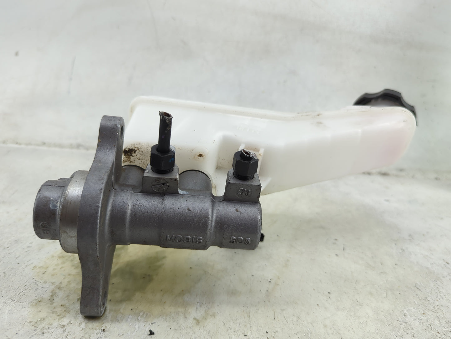 2019-2022 Kia Forte Brake Master Cylinder 1492416 - Oemusedautoparts1.com