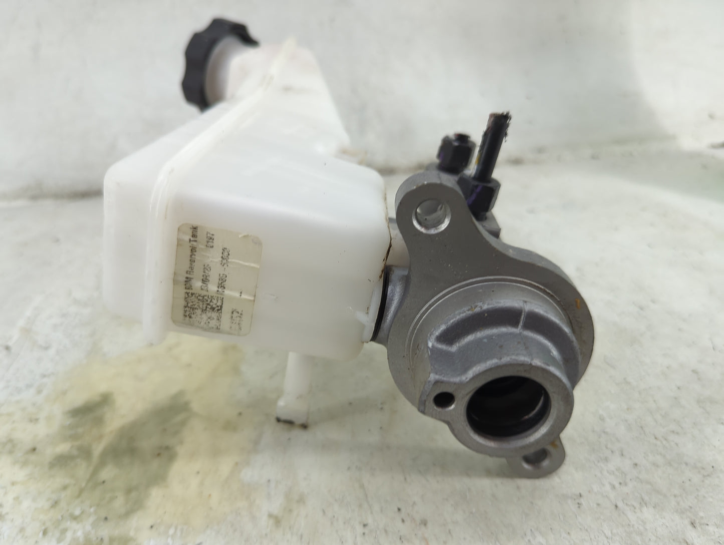 2019-2022 Kia Forte Brake Master Cylinder 1492416 - Oemusedautoparts1.com