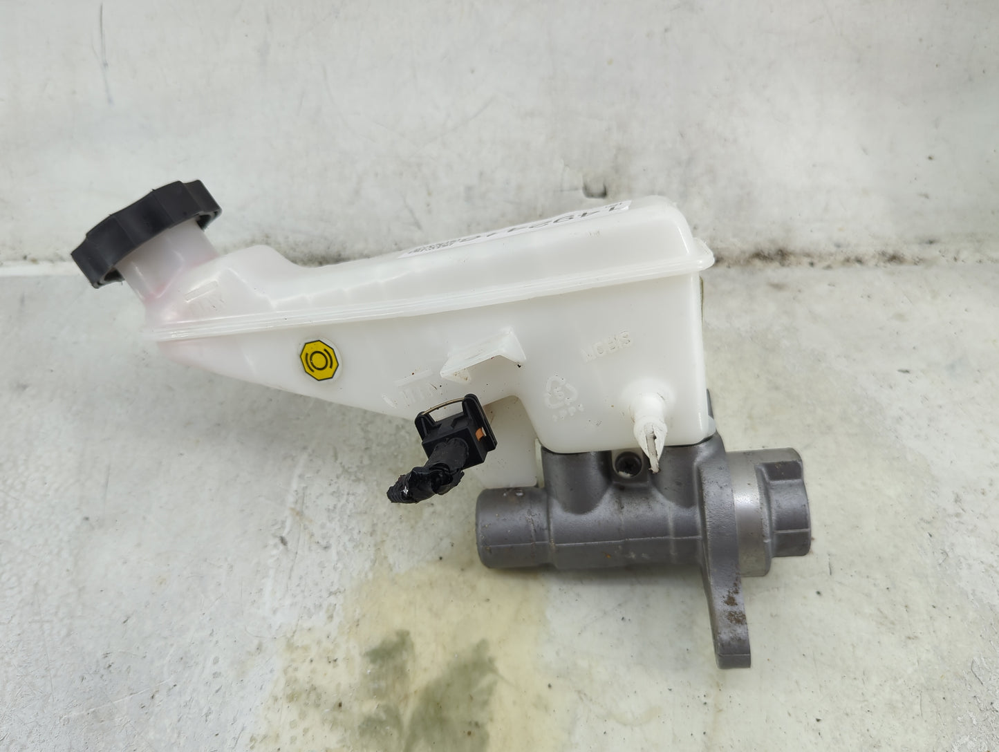 2019-2022 Kia Forte Brake Master Cylinder 1492416 - Oemusedautoparts1.com