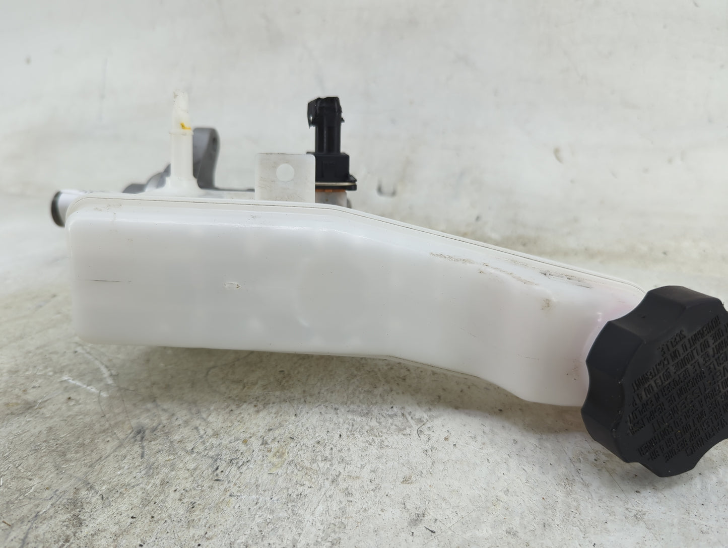 2019-2022 Kia Forte Brake Master Cylinder 1496579 - Oemusedautoparts1.com