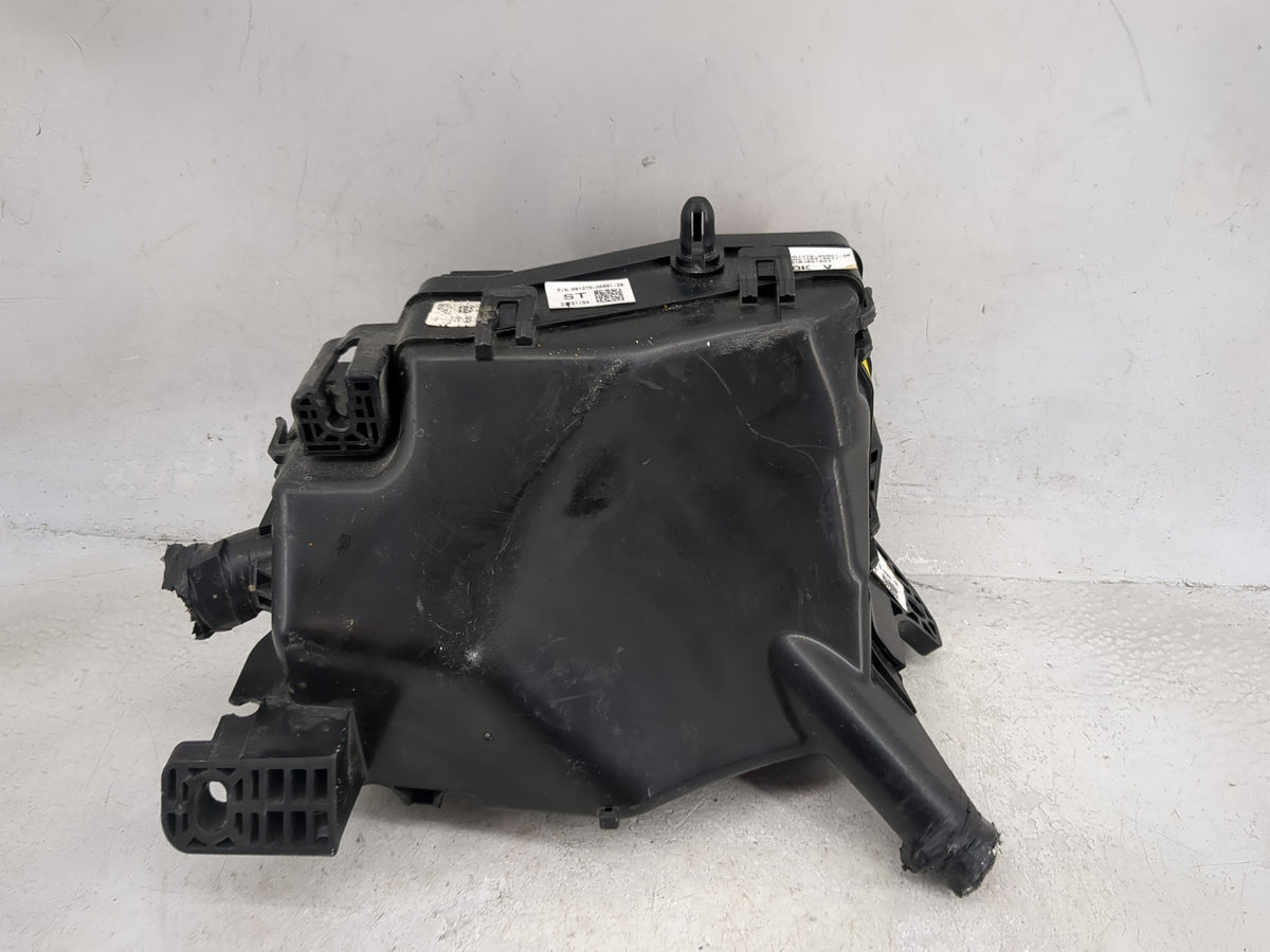 2024 Kia Seltos Fusebox Fuse Box Panel Relay Module P/N:91956-Q5121 18980-09645, 18980-09630 Fits OEM Used Auto Parts - Oemu