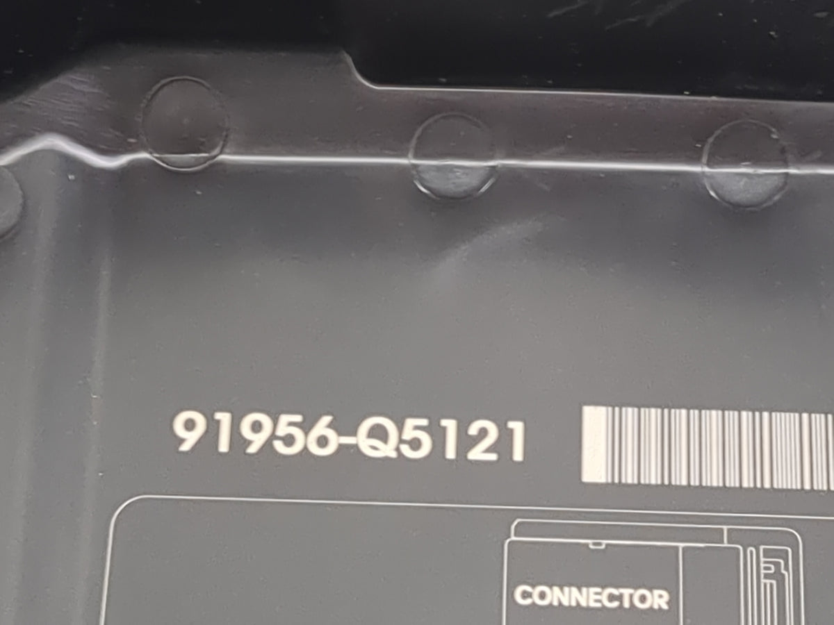 2024 Kia Seltos Fusebox Fuse Box Panel Relay Module P/N:91956-Q5121 18980-09645, 18980-09630 Fits OEM Used Auto Parts - Oemu