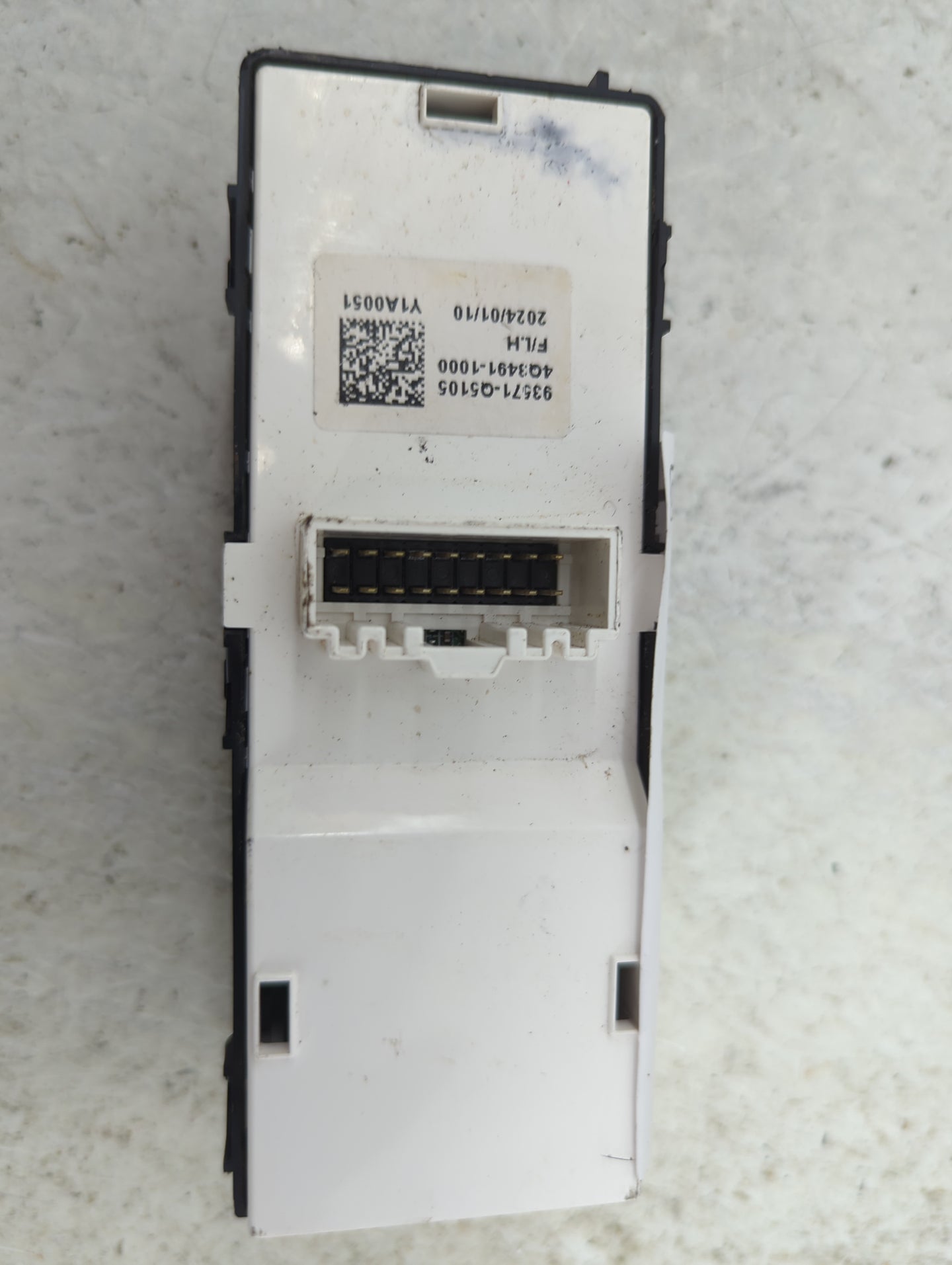 2021-2022 Kia Seltos Master Power Window Switch Replacement Driver Side Left P/N:93571-Q5105 4Q3491-1000 Fits Fits 2021 2022
