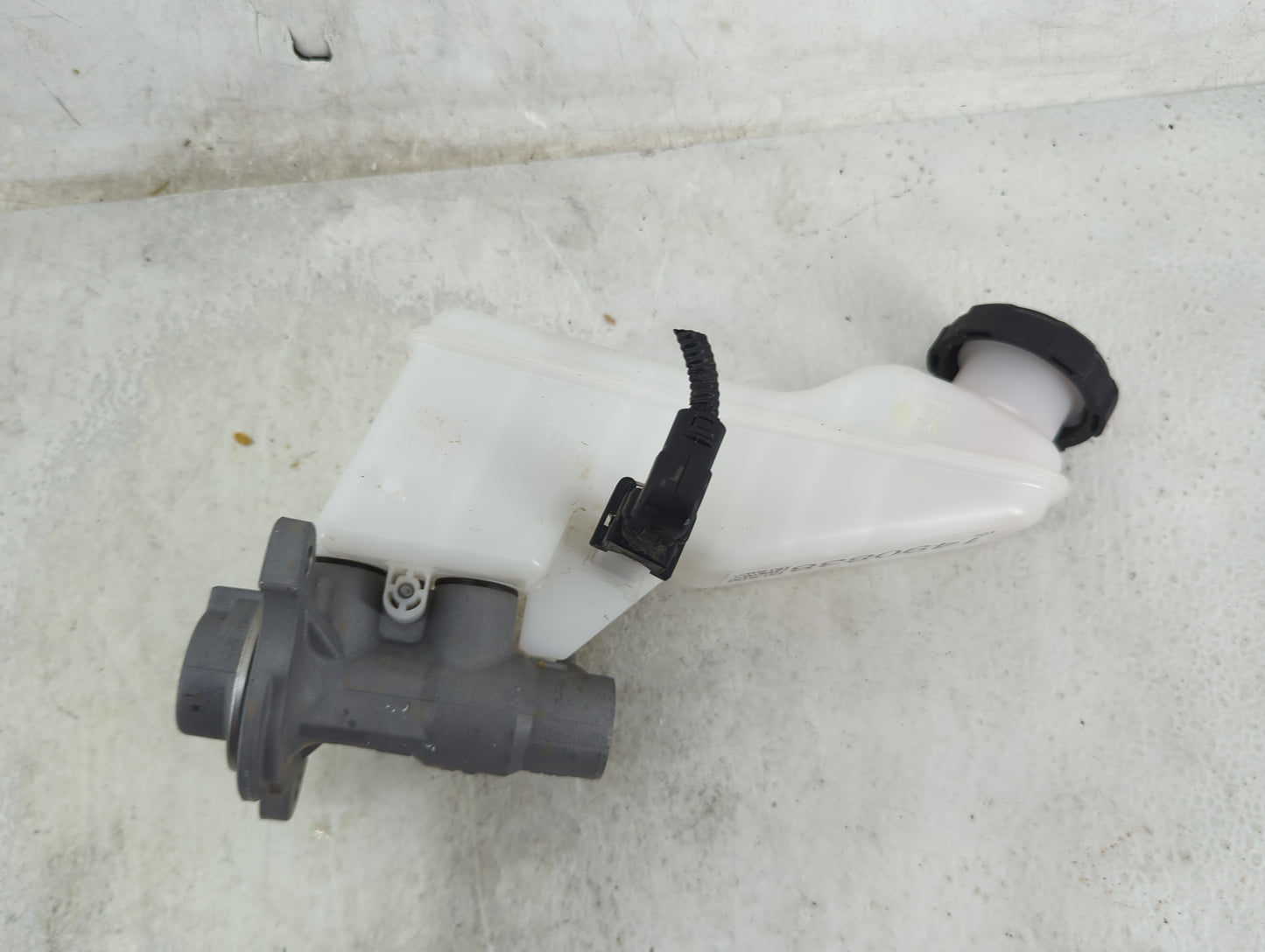 2020-2021 Kia Soul Brake Master Cylinder 1490838 - Oemusedautoparts1.com