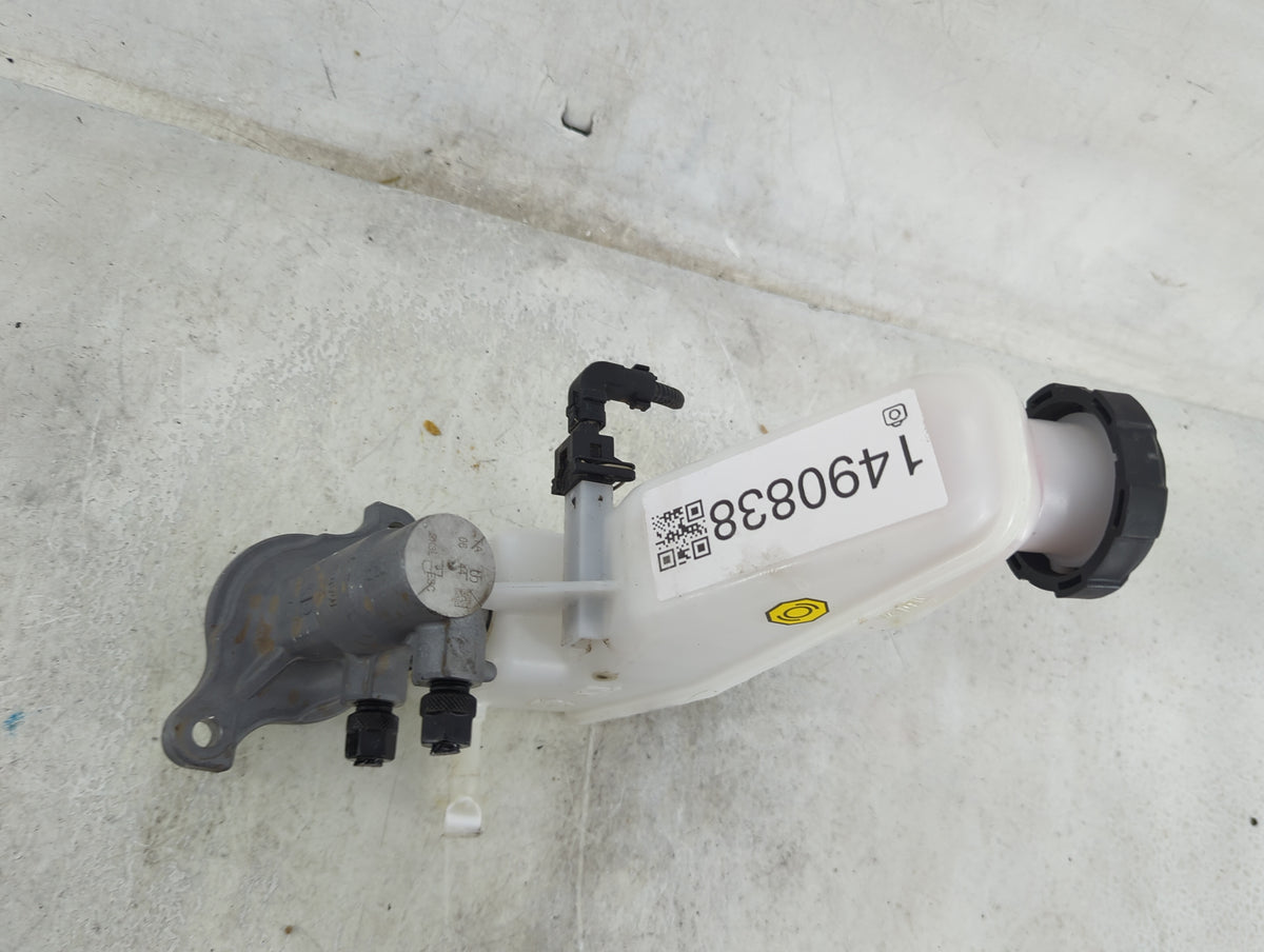 2020-2021 Kia Soul Brake Master Cylinder 1490838 - Oemusedautoparts1.com
