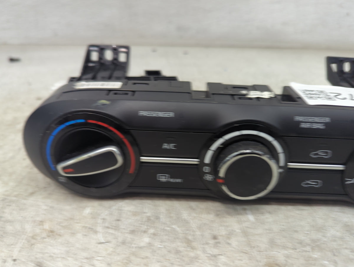 2024 Kia Soul Climate Control Module Temperature AC/Heater Replacement P/N:97250-K0BK0 C20039-4840 Fits OEM Used Auto Parts 